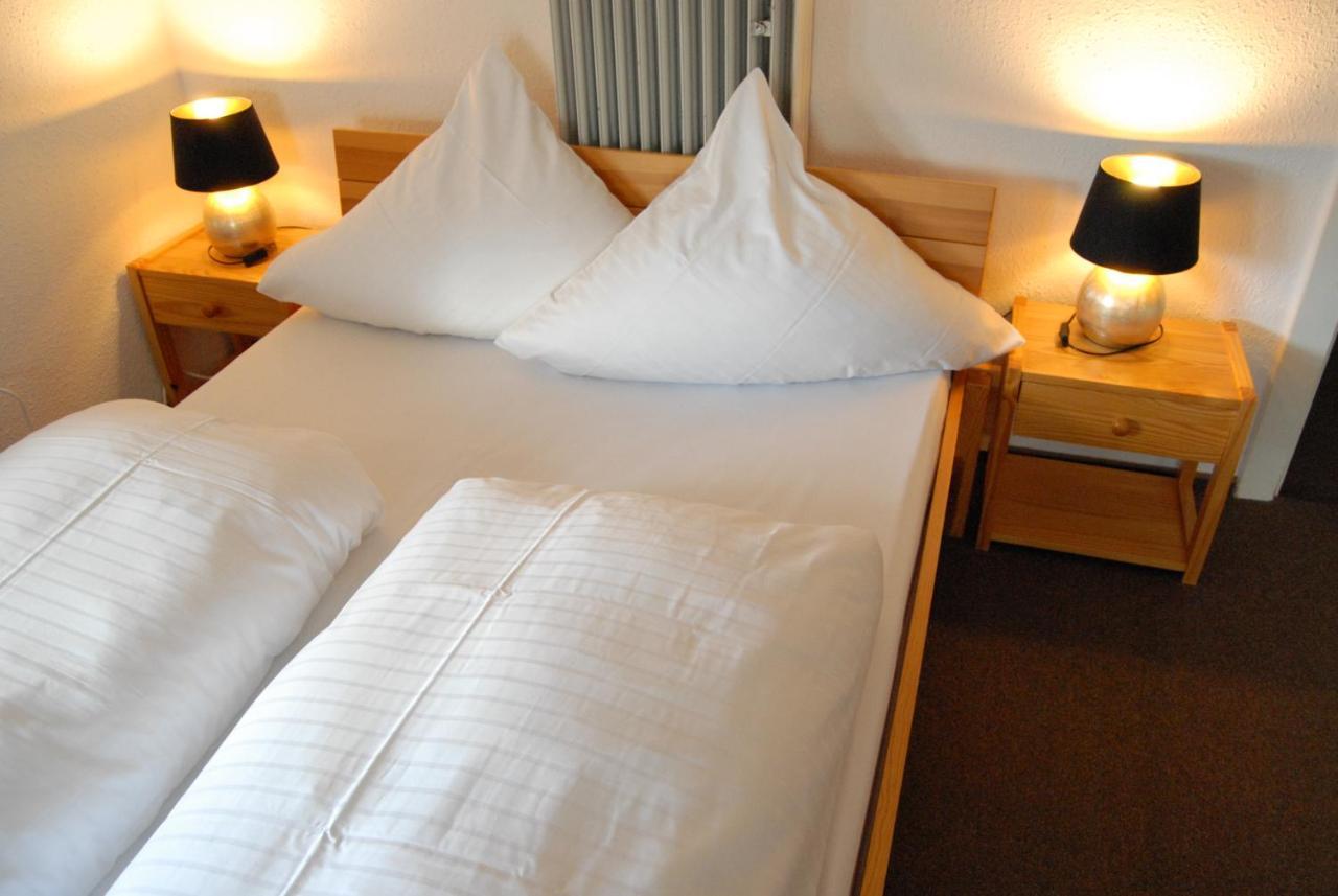 Hotel Waldhaus โบเดนไมส์ ภายนอก รูปภาพ