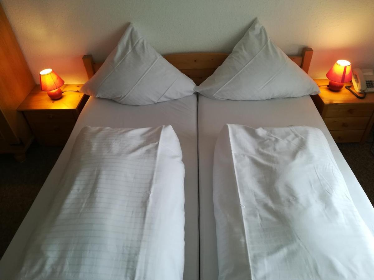 Hotel Waldhaus โบเดนไมส์ ภายนอก รูปภาพ