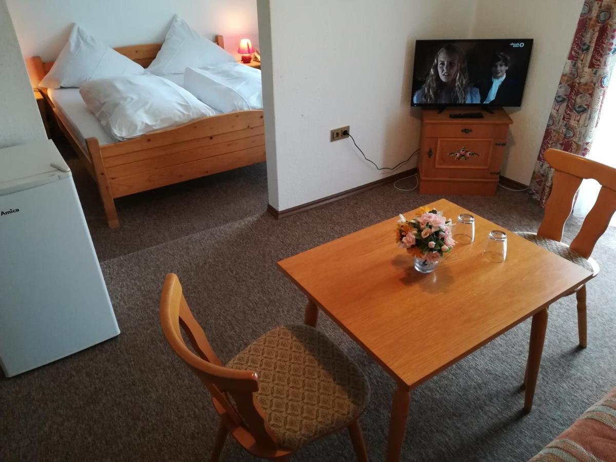Hotel Waldhaus โบเดนไมส์ ภายนอก รูปภาพ