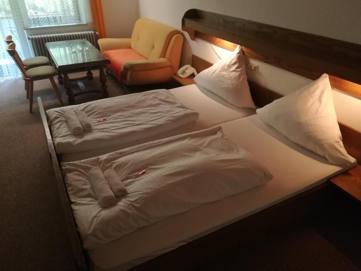 Hotel Waldhaus โบเดนไมส์ ภายนอก รูปภาพ