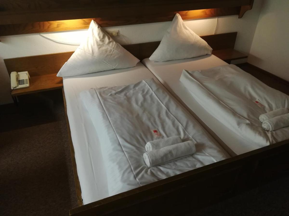 Hotel Waldhaus โบเดนไมส์ ภายนอก รูปภาพ