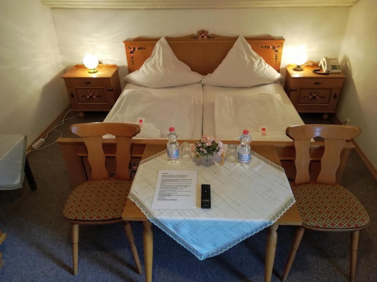 Hotel Waldhaus โบเดนไมส์ ภายนอก รูปภาพ